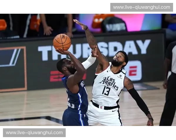 刀光剑影，蓄势待发：季前赛勇士vs快船，一场不容错过的盛宴！